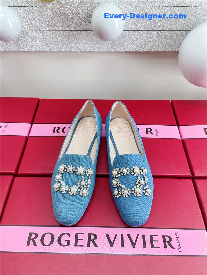 Roger vivier pearl embroidered buckle loafers