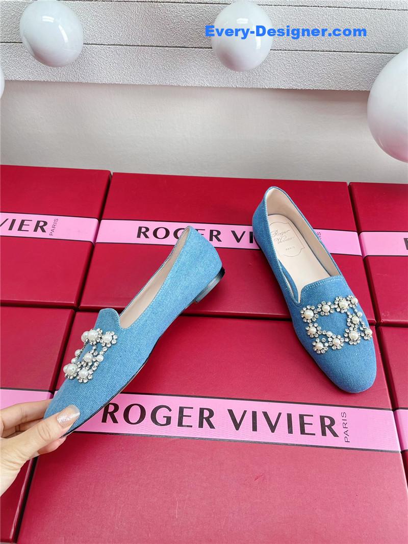 Roger vivier pearl embroidered buckle loafers