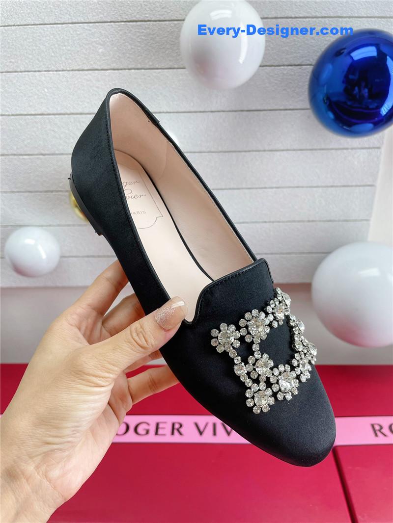 Roger vivier pearl embroidered buckle loafers