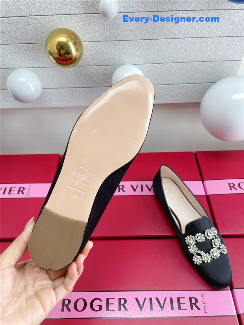 Roger vivier pearl embroidered buckle loafers