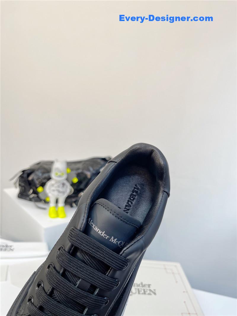 Alexander mcqueen retro sneakers skate shoes
