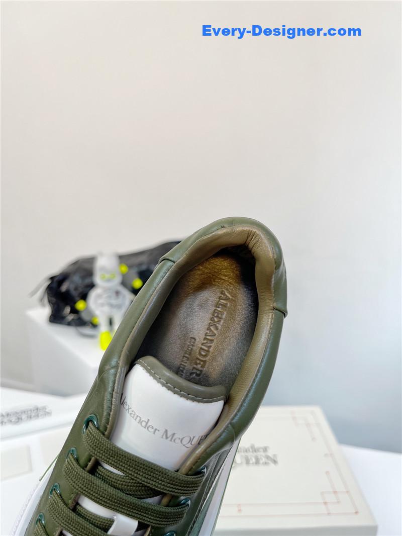 Alexander mcqueen retro sneakers skate shoes