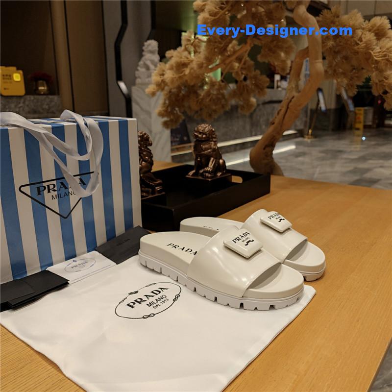 prada “trapezoid logo logo creative” bag buckle slippers