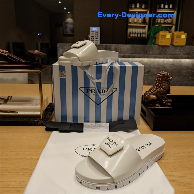 prada “trapezoid logo logo creative” bag buckle slippers