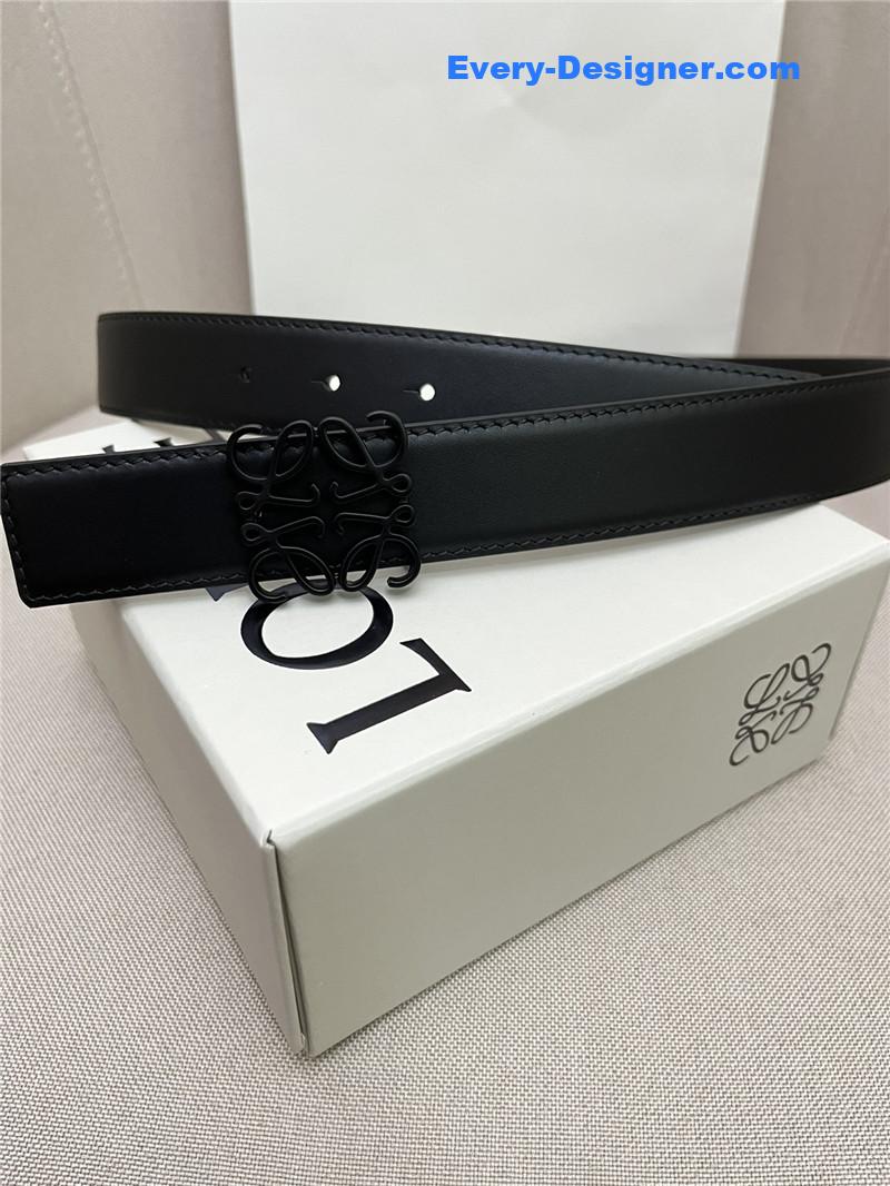 loewe simple and versatile belt