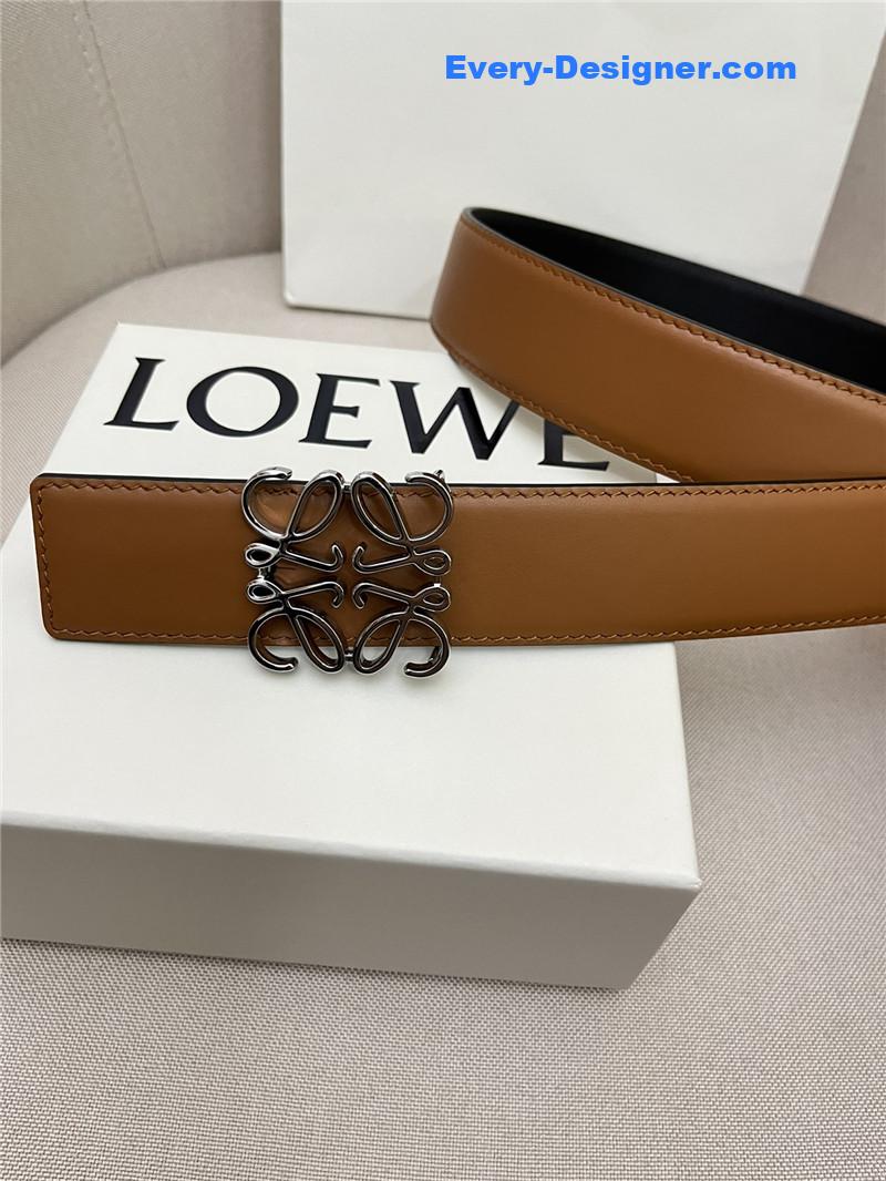 loewe simple and versatile belt