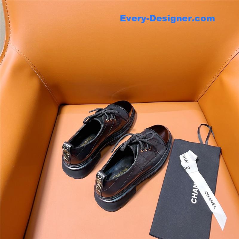 CC classic double C letter logo loafers