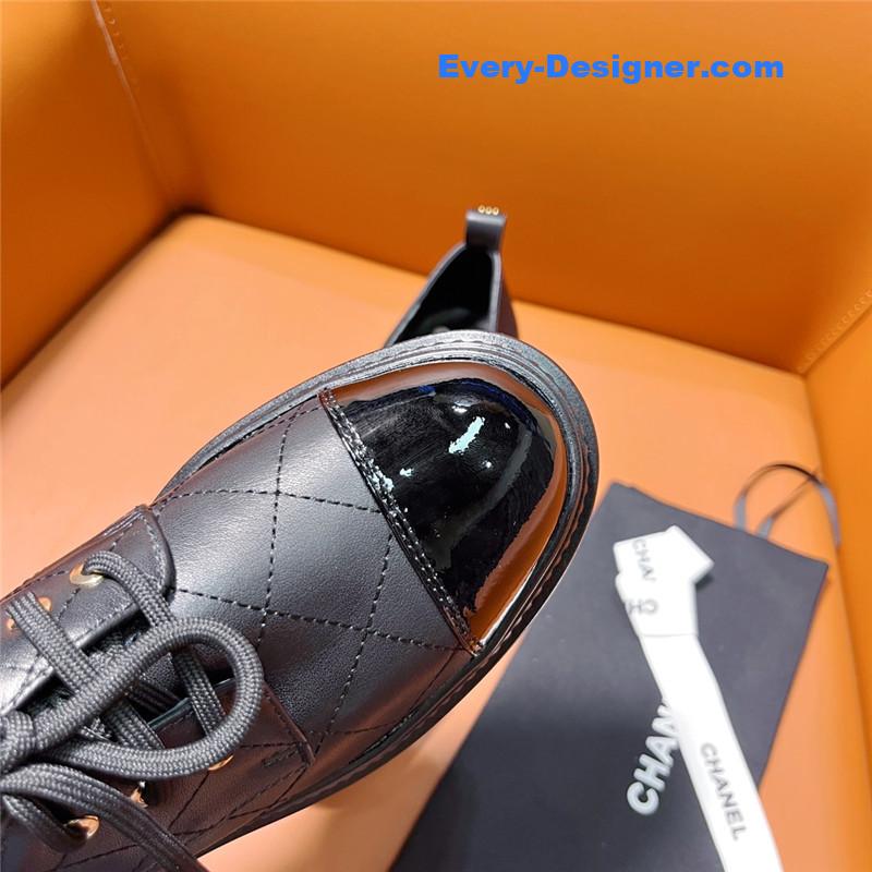 CC classic double C letter logo loafers