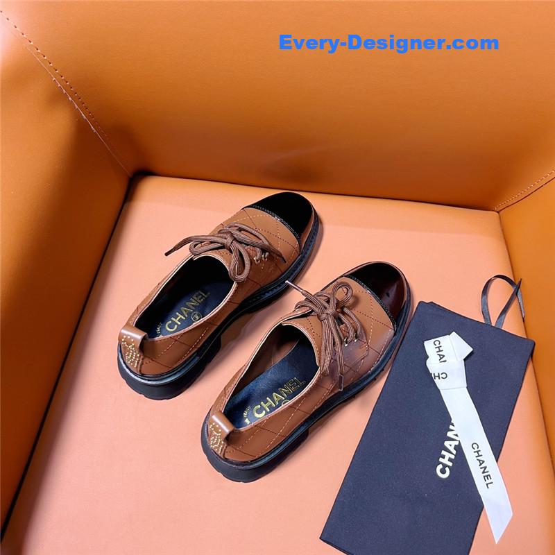 CC classic double C letter logo loafers