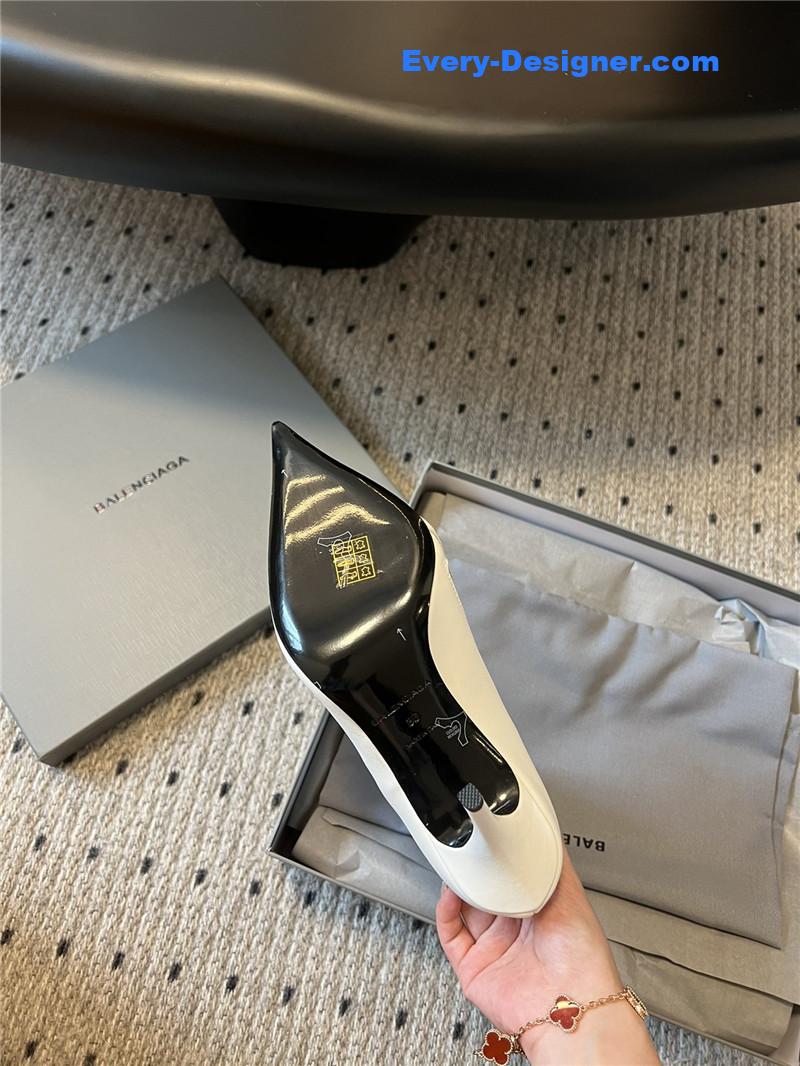 Ba1en*iaga pointed toe zip boots