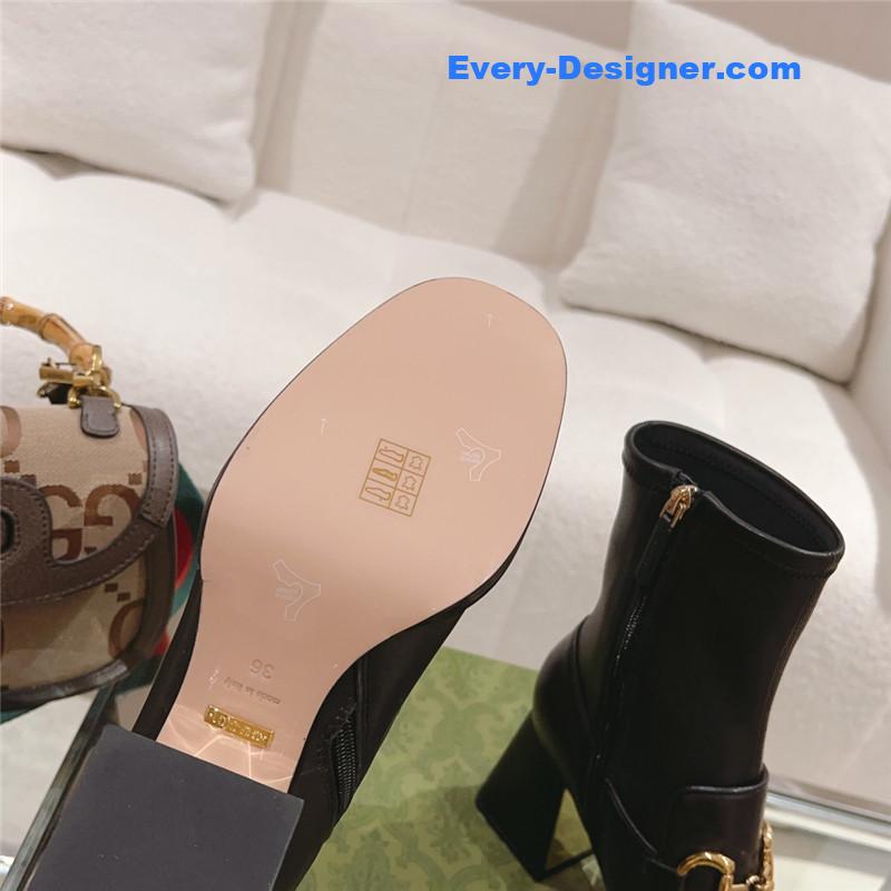 Gvc*1 pull buckle ankle boots