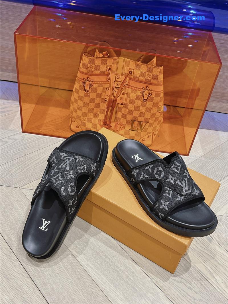 l0vis Vvtt0n lv summer all-match beach slippers
