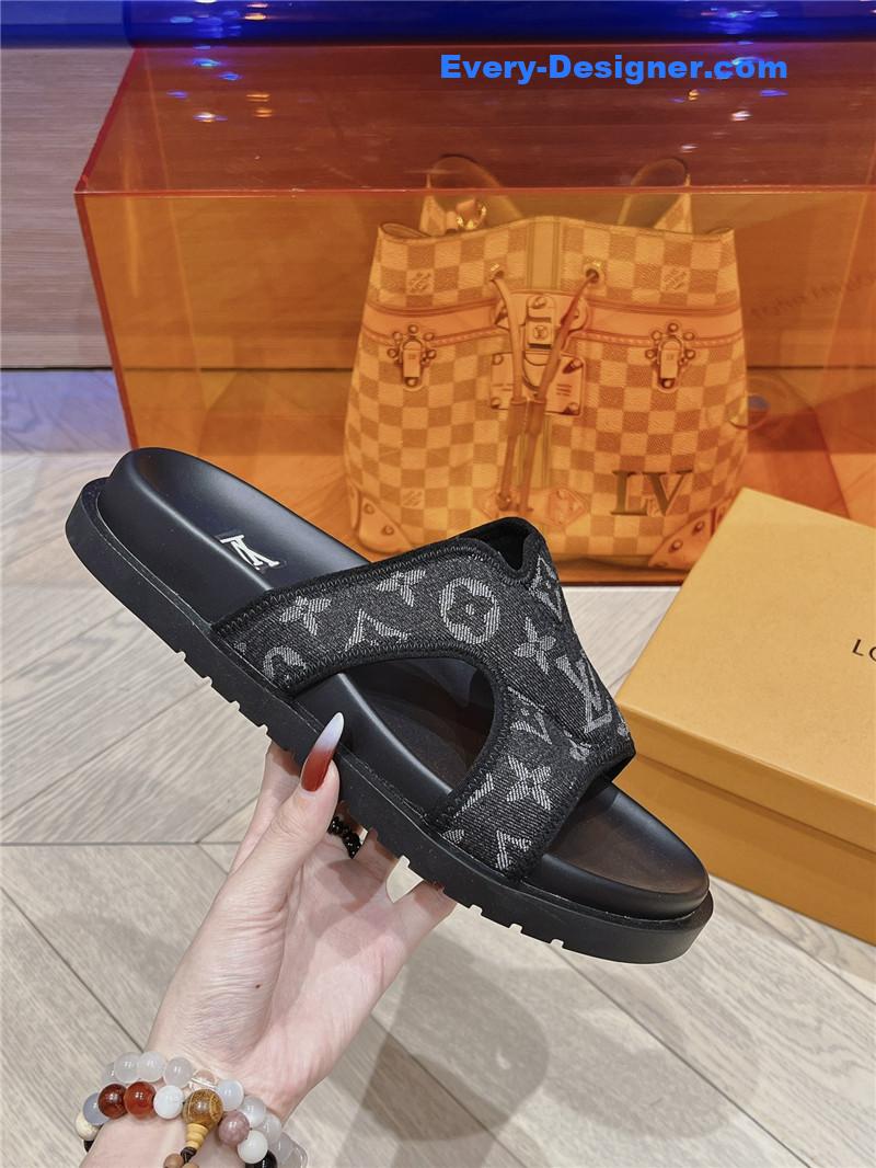 l0vis Vvtt0n lv summer all-match beach slippers