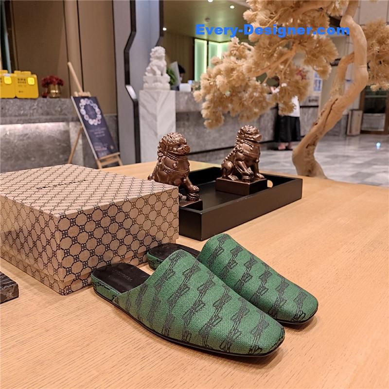 Ba1en*iaga padded flat toe slides