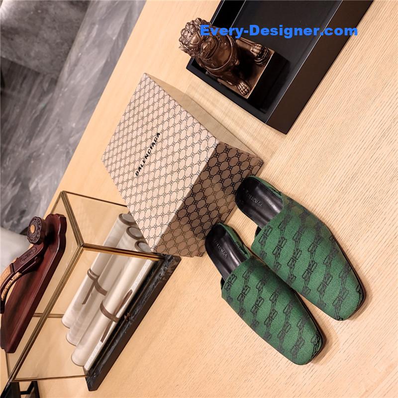 Ba1en*iaga padded flat toe slides