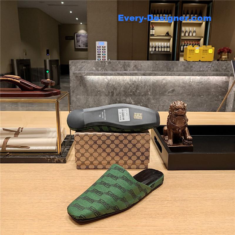 Ba1en*iaga padded flat toe slides