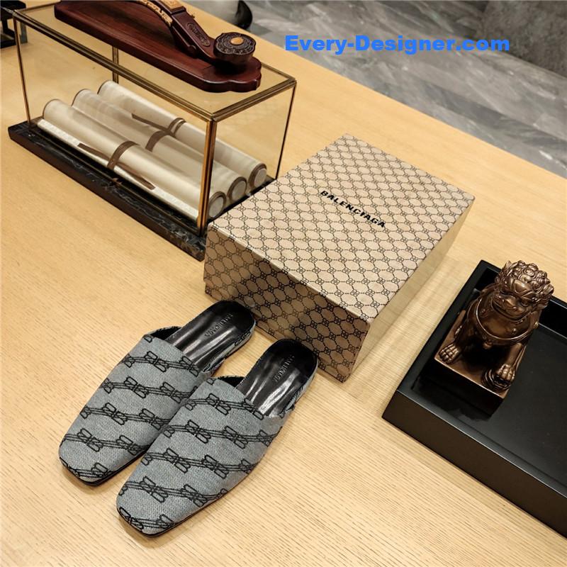 Ba1en*iaga padded flat toe slides