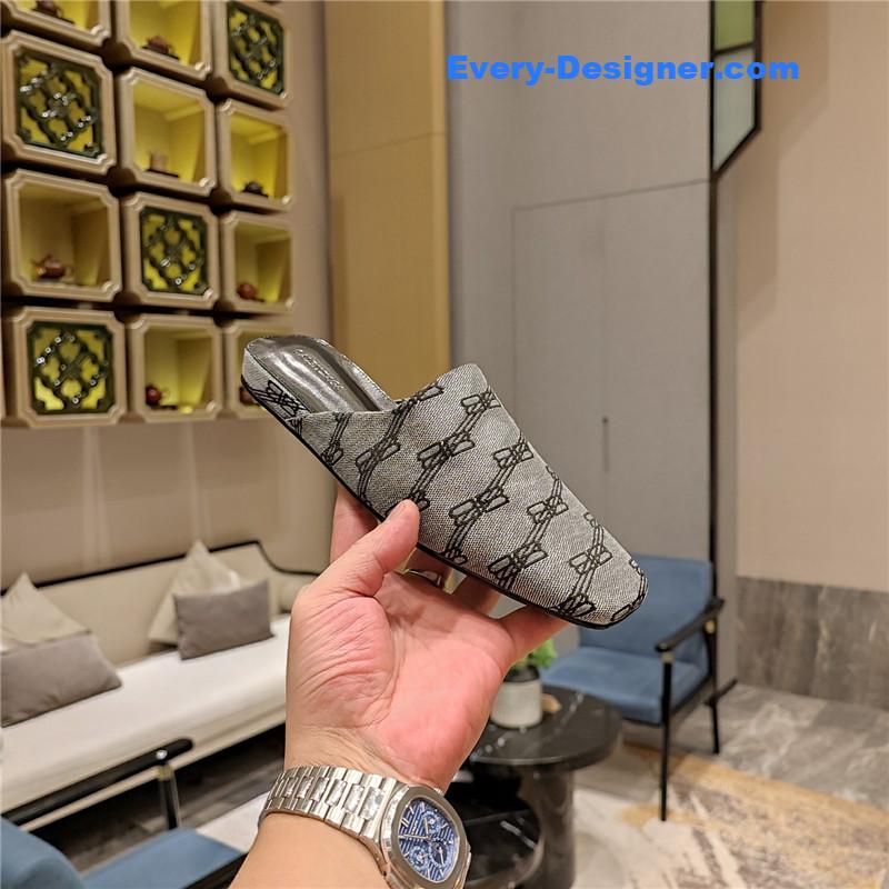 Ba1en*iaga padded flat toe slides