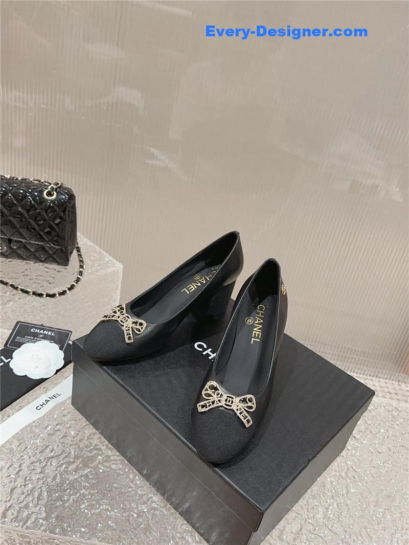 CC round toe gold chain shoes