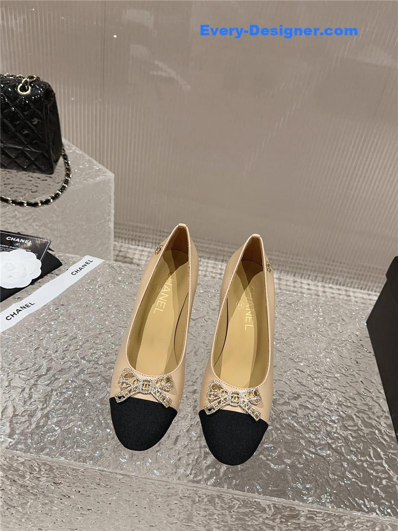 CC round toe gold chain shoes