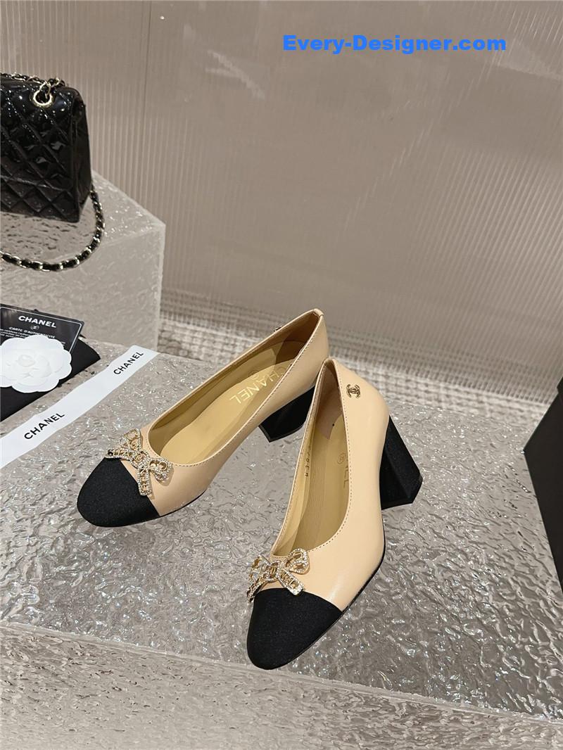 CC round toe gold chain shoes