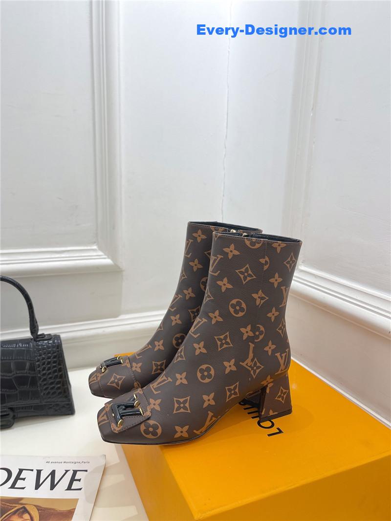 l0vis Vvtt0n lv new v-shaped chunky heel ankle boots