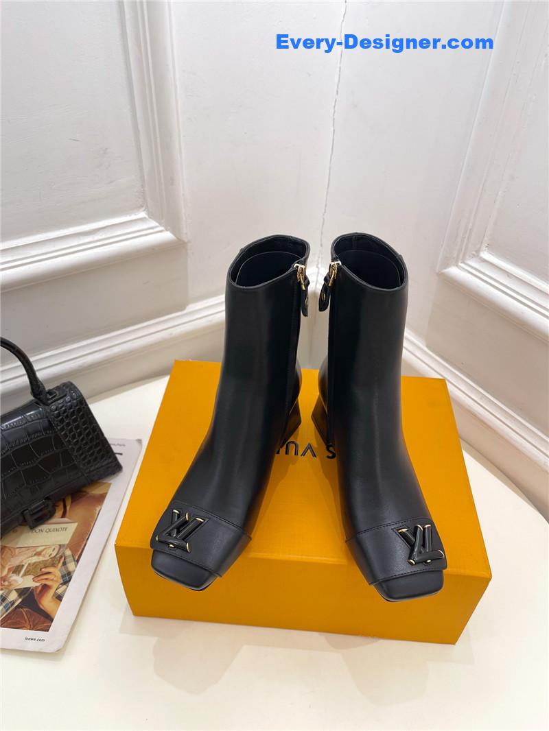 l0vis Vvtt0n lv new v-shaped chunky heel ankle boots
