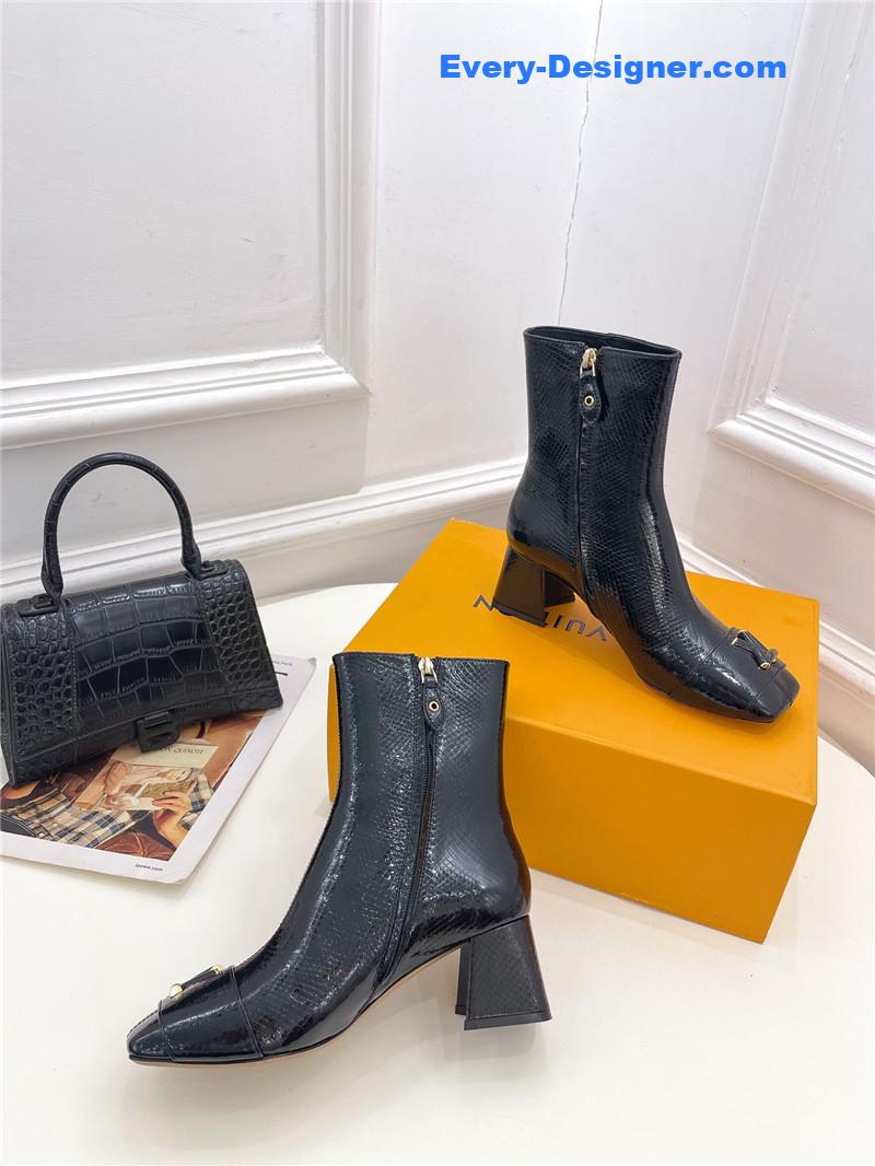 l0vis Vvtt0n lv new v-shaped chunky heel ankle boots