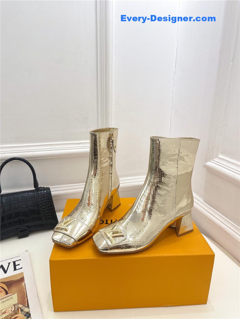 louis vuitton LV new V-shaped chunky heel ankle boots