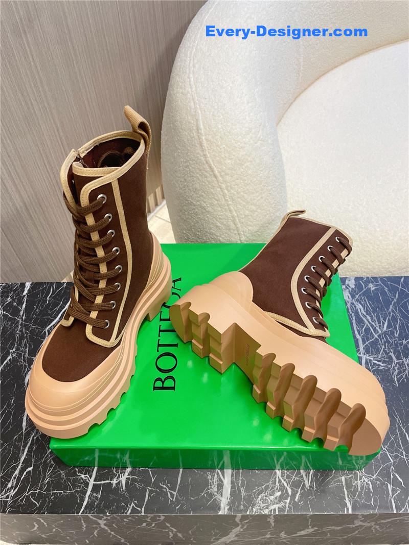 b0tt*ga Ven*ta couple’s biker boots