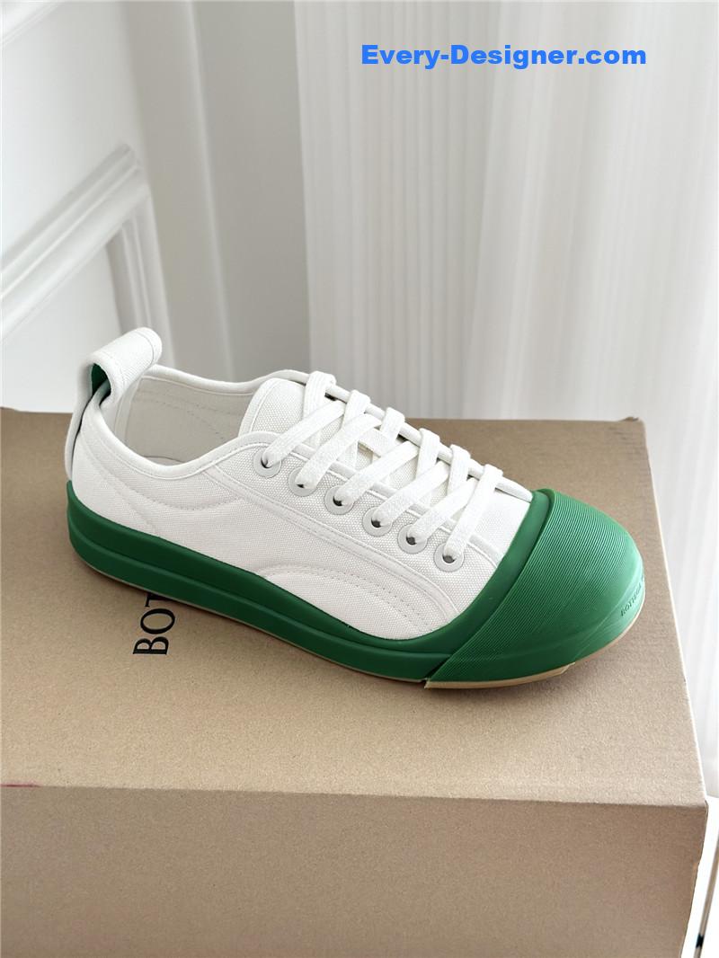 b0tt*ga Ven*ta couple sneakers