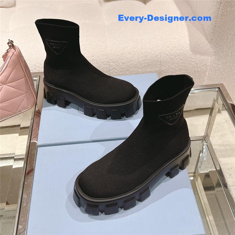 Pra*a new stretch boots