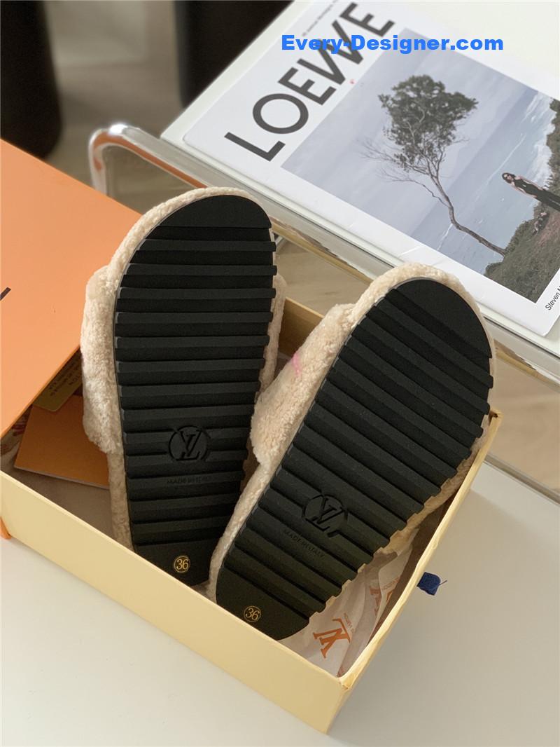 l0vis Vvtt0n lv new sheepskin wool slippers