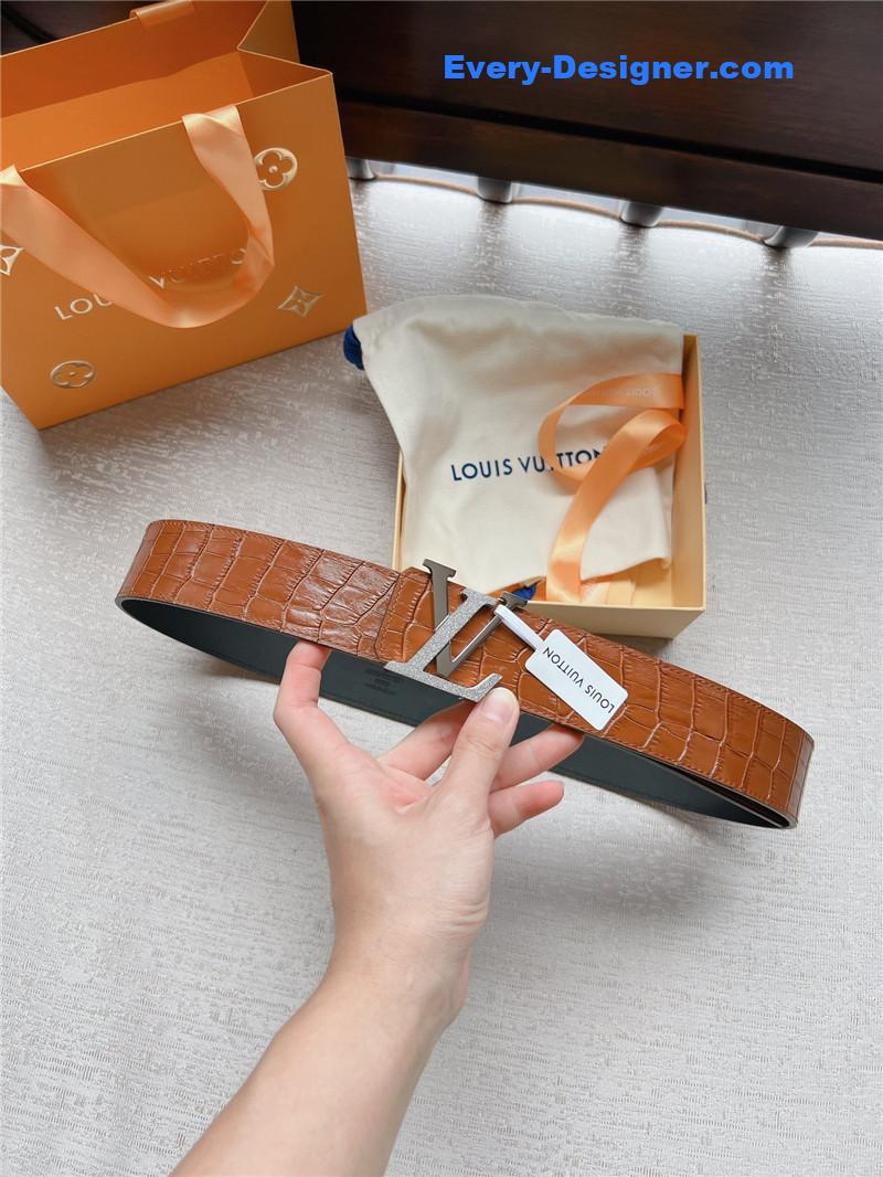 louis vuitton LV classic belt