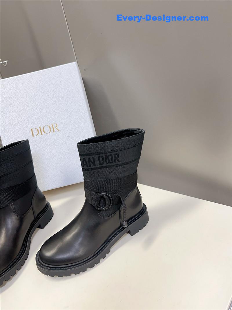 D10r d-major black ankle boots
