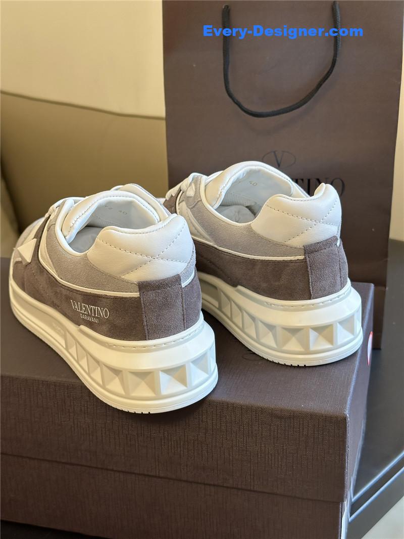 Va1e*ntin0 couple sneakers