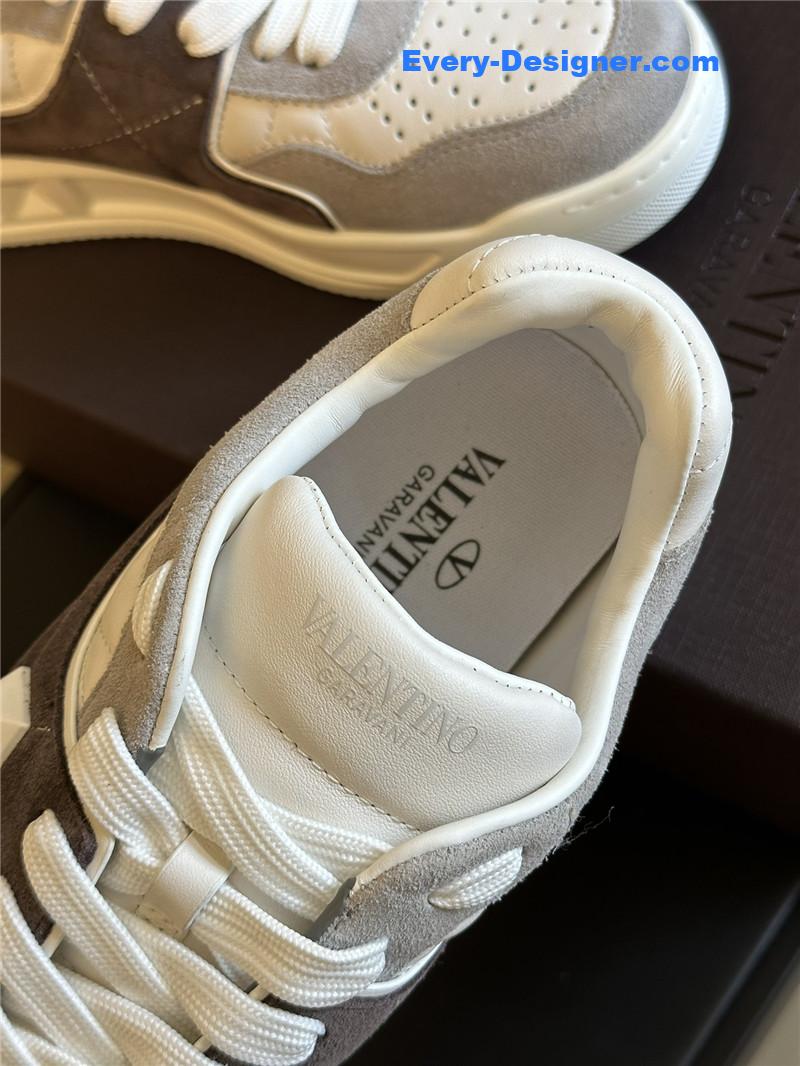 Va1e*ntin0 couple sneakers