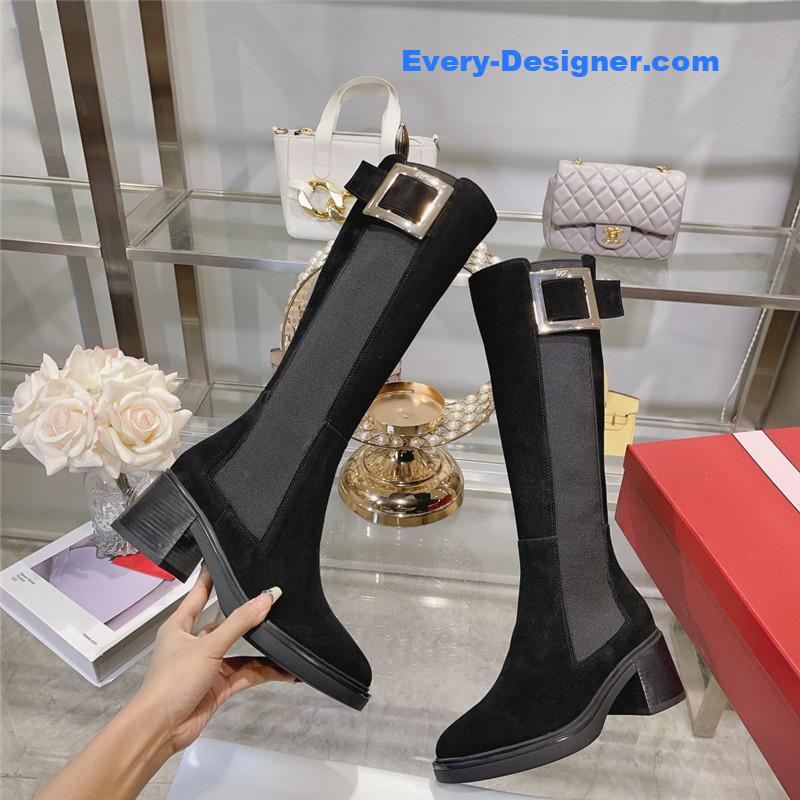 Roger vivier classic buckle boots