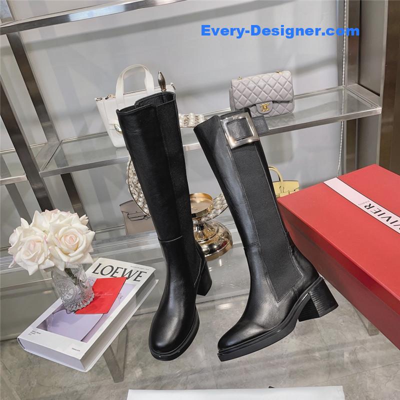 Roger vivier classic buckle boots