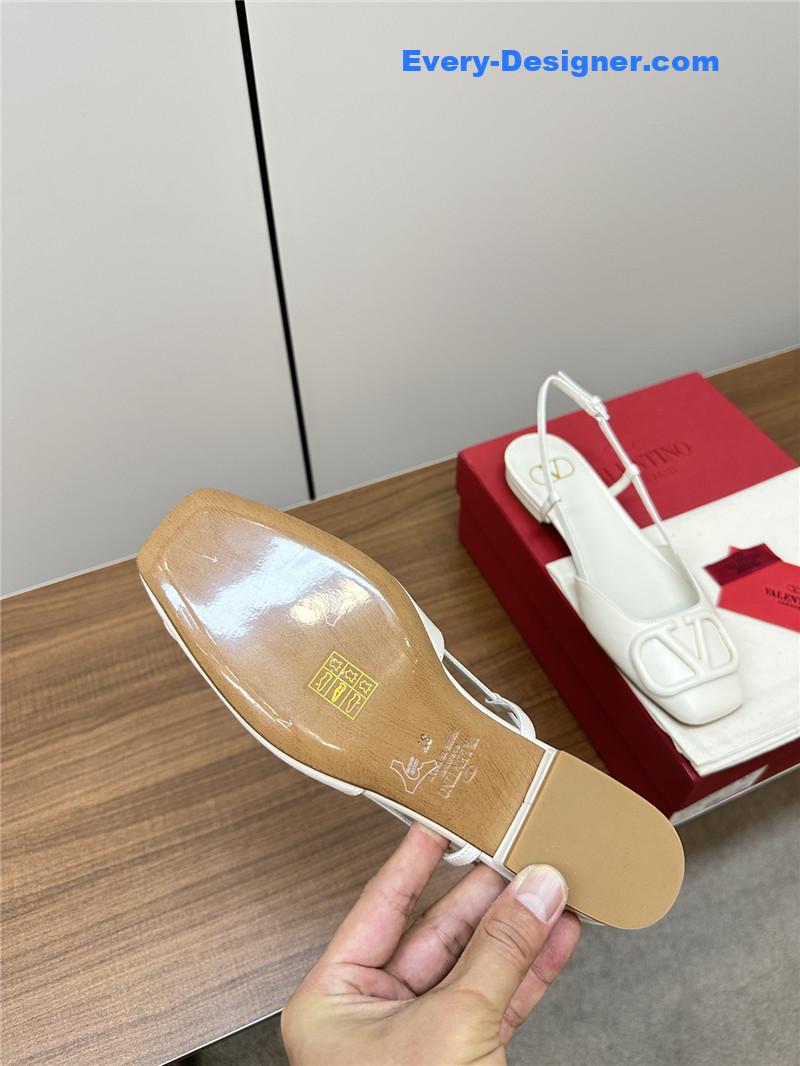 Va1e*ntin0 new big v buckle sandals shoes