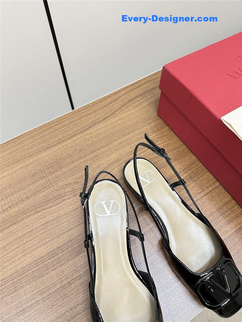 Va1e*ntin0 new big v buckle sandals shoes