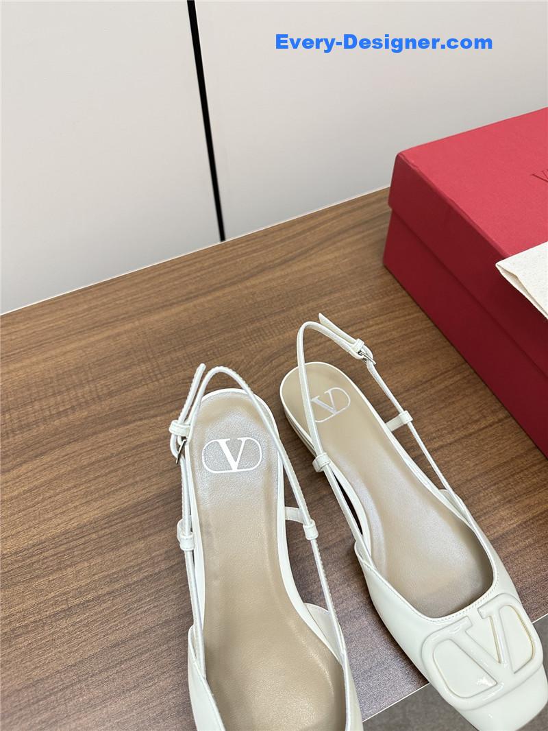 Va1e*ntin0 new big v buckle sandals shoes