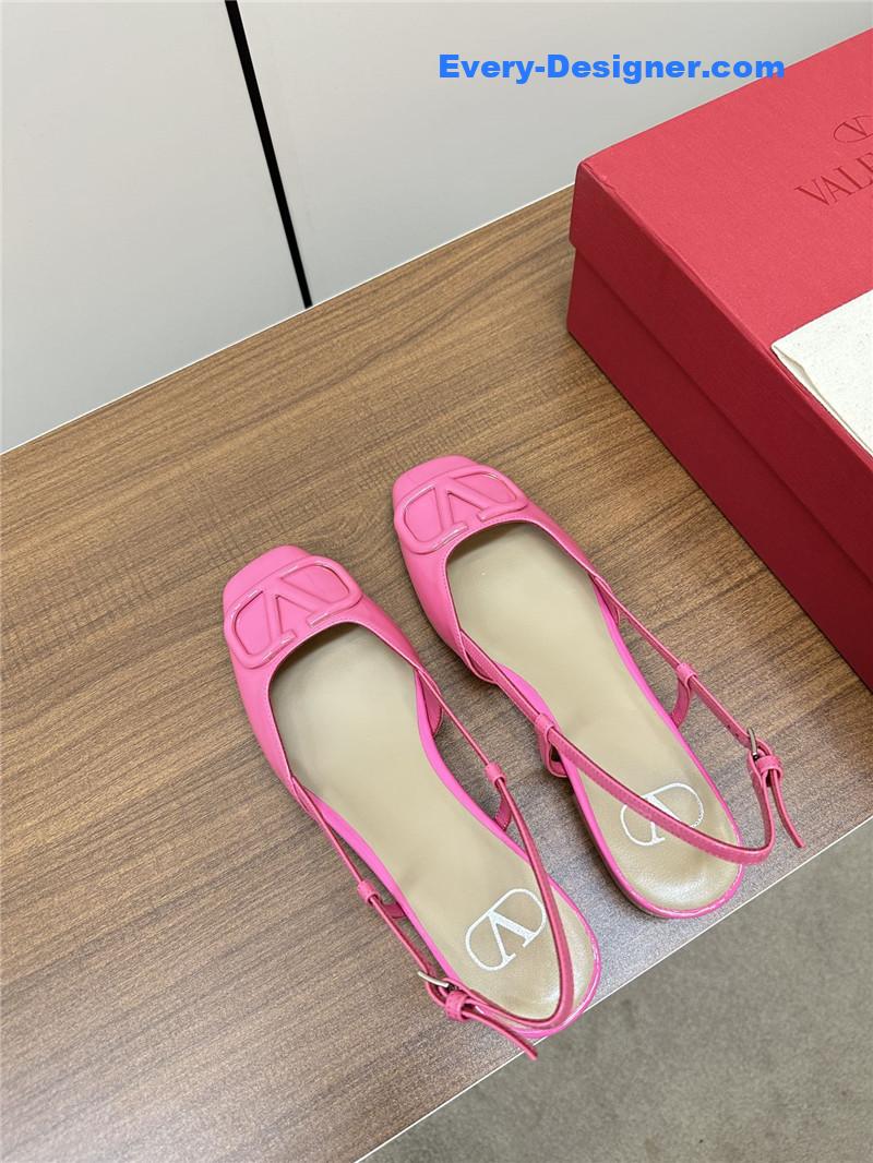 Va1e*ntin0 new big v buckle sandals shoes