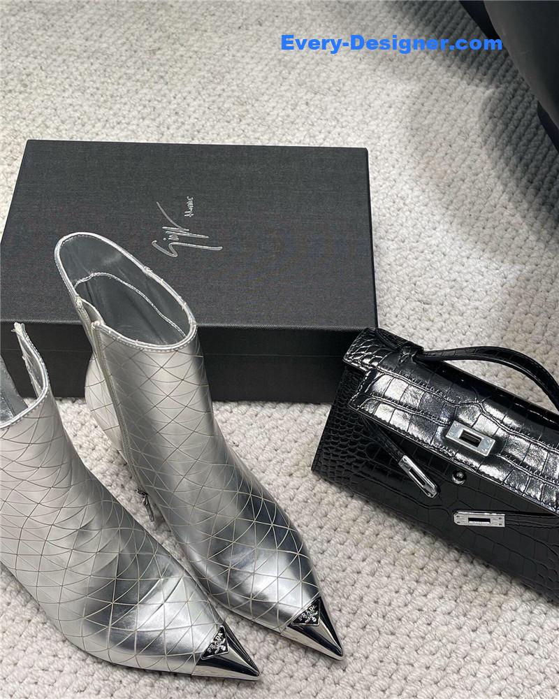 Pra*a catwalk catwalk series leather boots