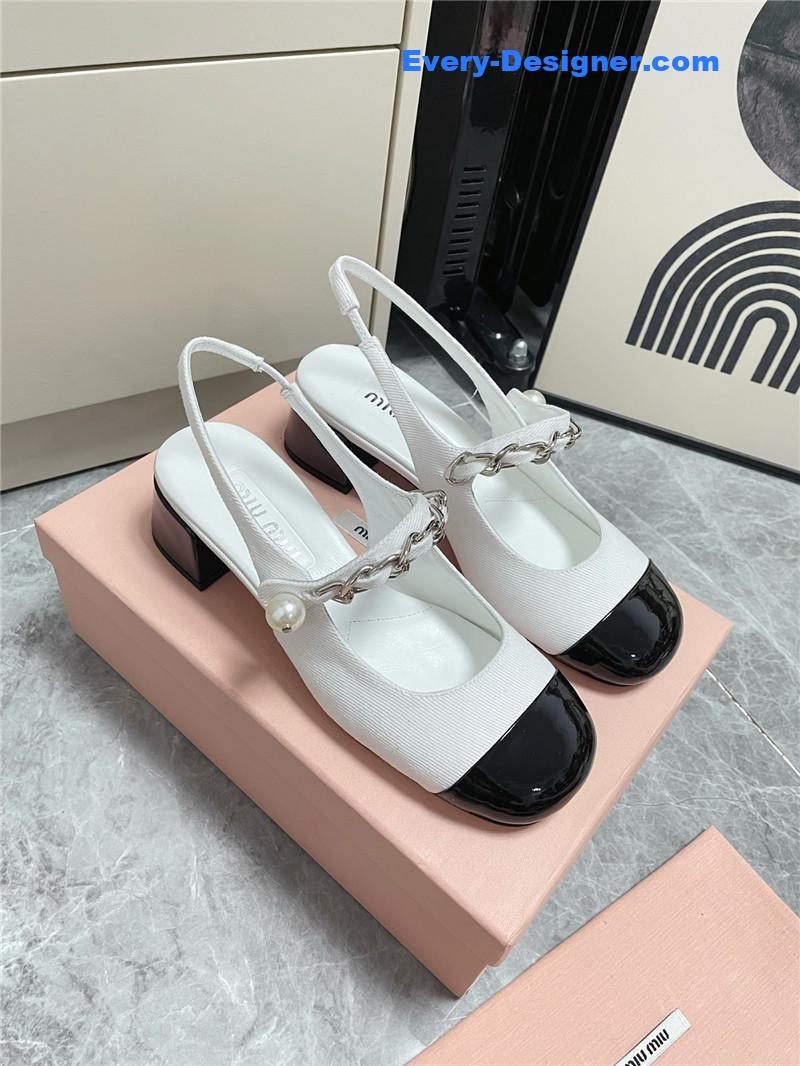 miumiu chunky heel chain pearl pearl Mary Jane shoes