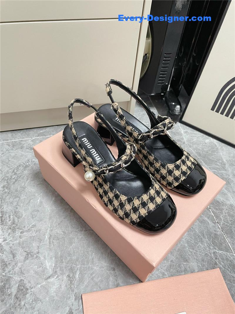miumiu chunky heel chain pearl pearl Mary Jane shoes