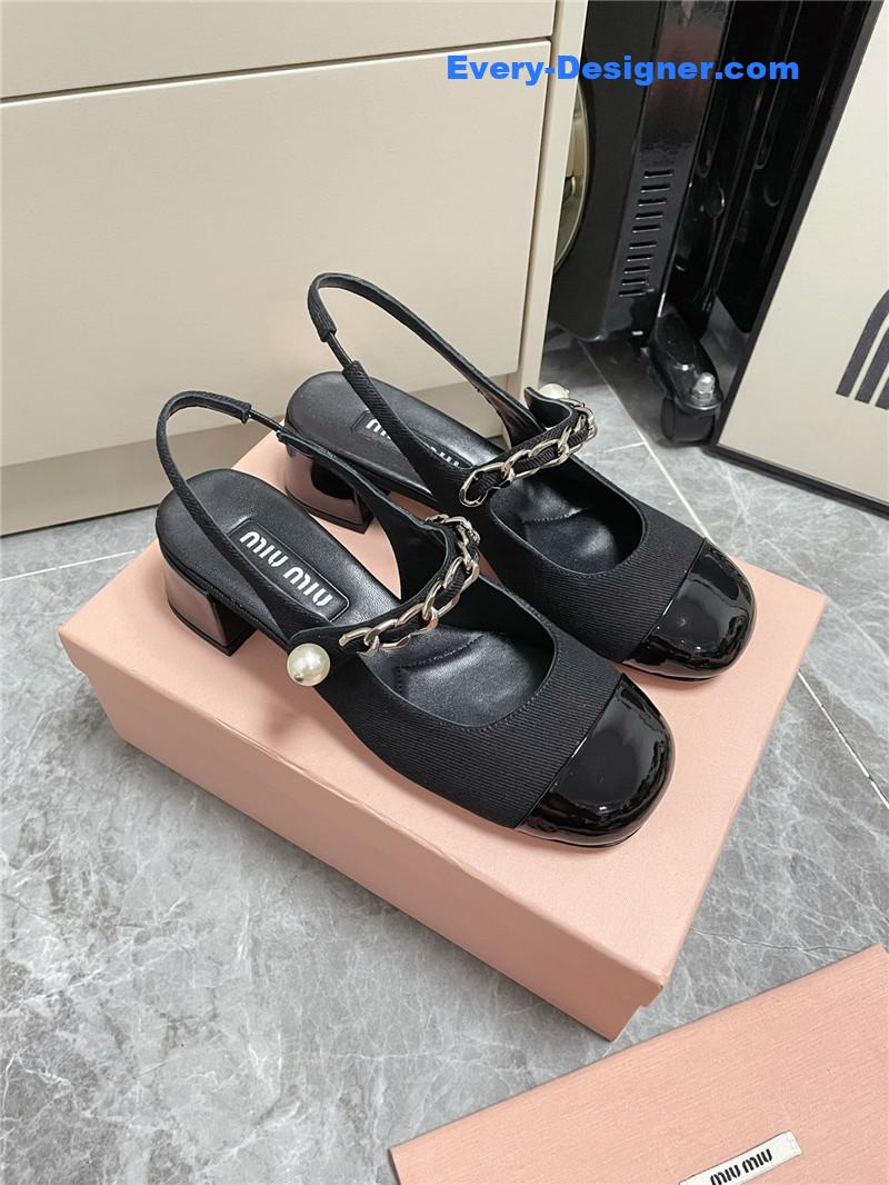 miumiu chunky heel chain pearl pearl Mary Jane shoes
