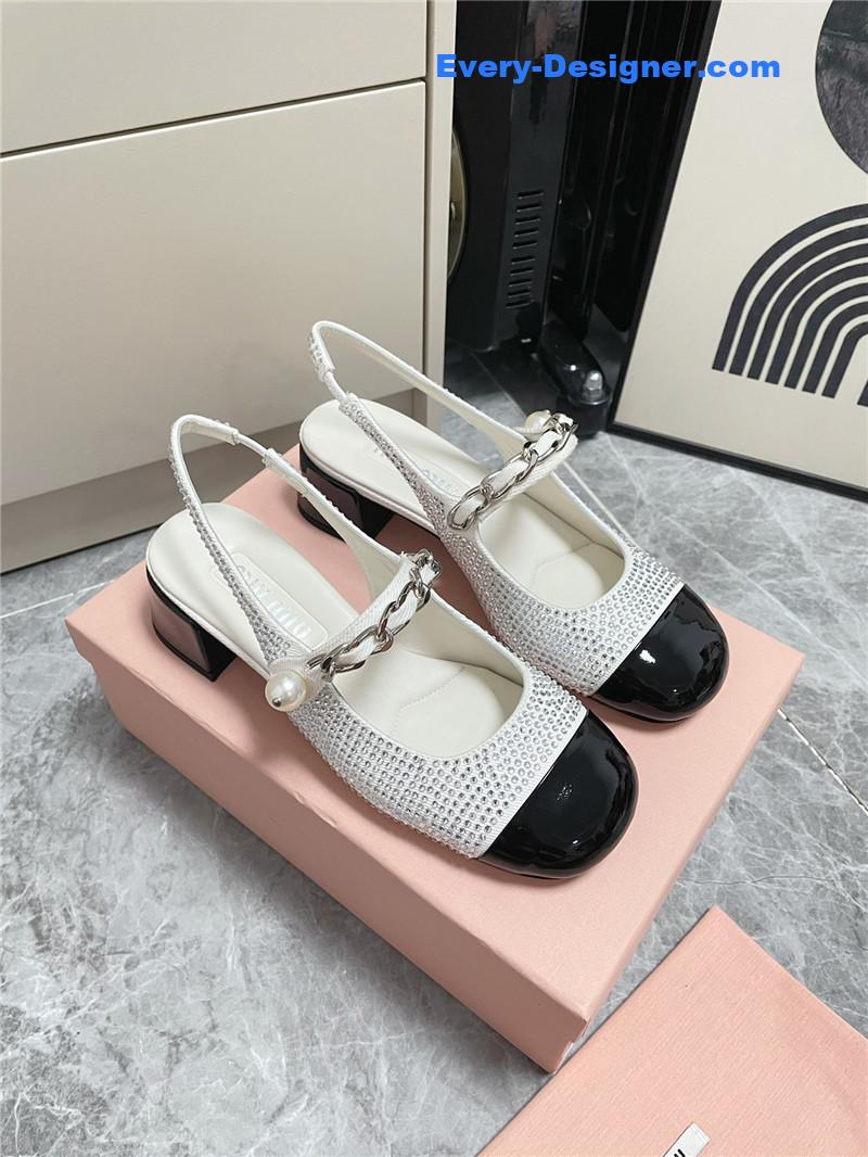 miumiu chunky heel chain pearl pearl Mary Jane shoes