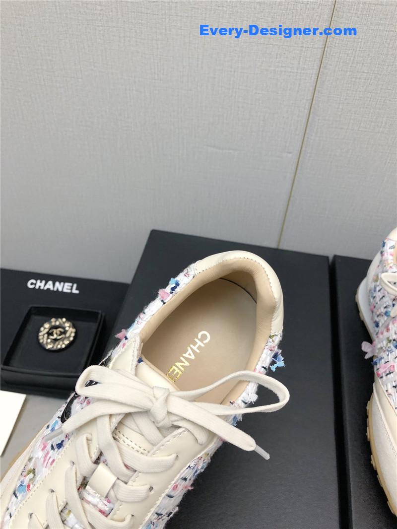 CC printed white shoes