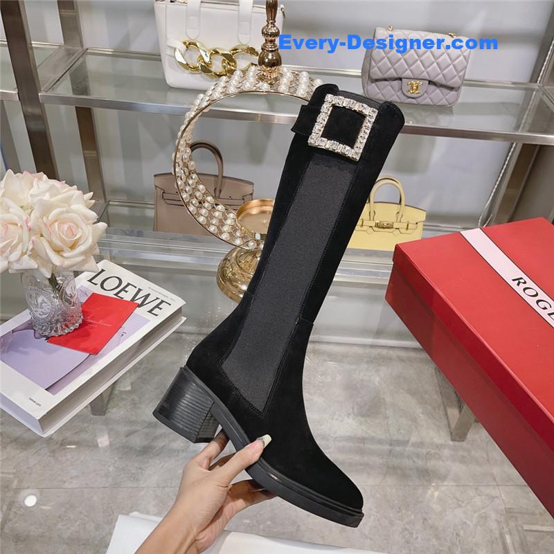 Roger vivier classic buckle boots